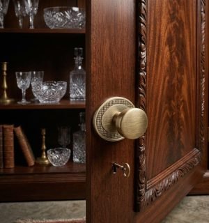Puxador Beetle Com Base Granada Zen Design – Dourado Matte (1) Puxador Beetle Com Base Granada Zen Design - Dourado Matte (1)